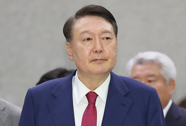 东方汇赢 韩国特检组向法院申请拘留前总统尹锡悦